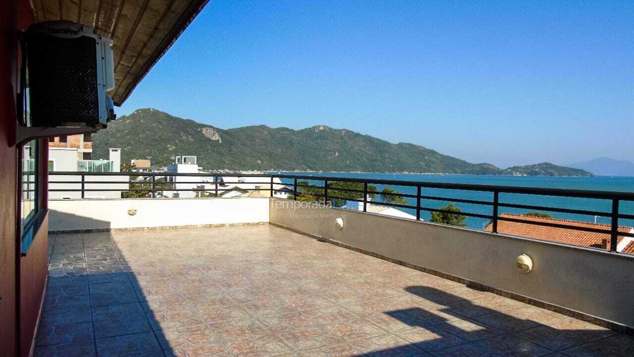 Apartamento para aluguel de temporada em Bombinhas (Canto Grande)