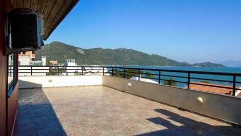 Cobertura frente Mar sem ondas