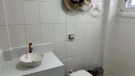 Pitangueiras Center, Ocean View, Air Conditioning, 3 bedrooms, balcony, 1 parking space.