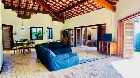 Casa para 10 personas con PISCINA, AIRE ACONDICIONADO y WI-FI, 2 suites.