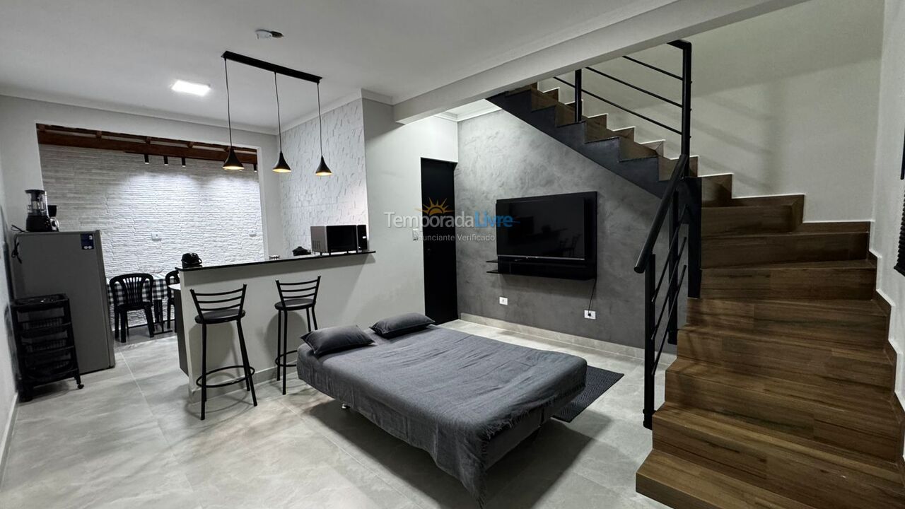 Casa para aluguel de temporada em Caraguatatuba (Praia das Palmeiras)