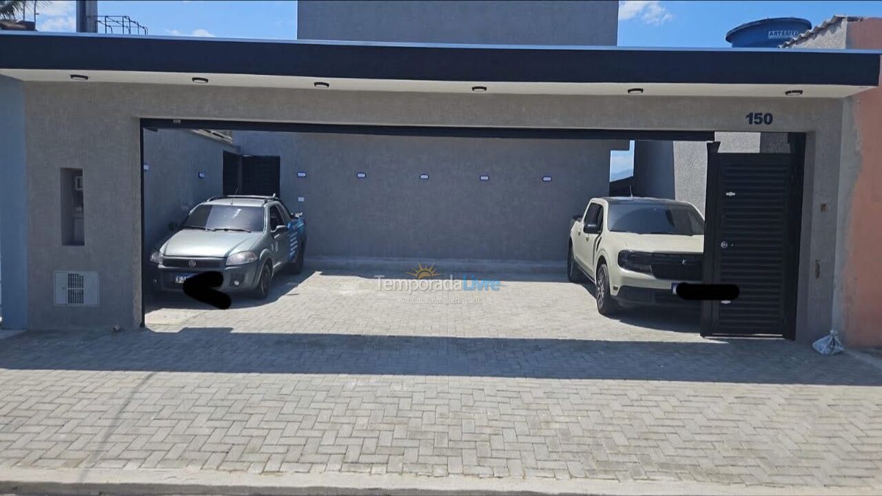 Casa para aluguel de temporada em Caraguatatuba (Praia das Palmeiras)