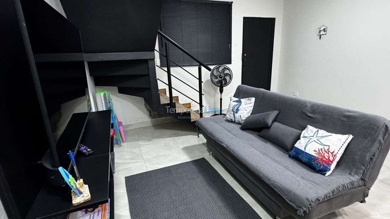 Casa para aluguel de temporada em Caraguatatuba (Praia das Palmeiras)