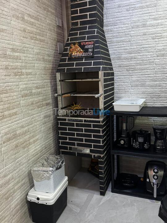 Casa para aluguel de temporada em Caraguatatuba (Praia das Palmeiras)