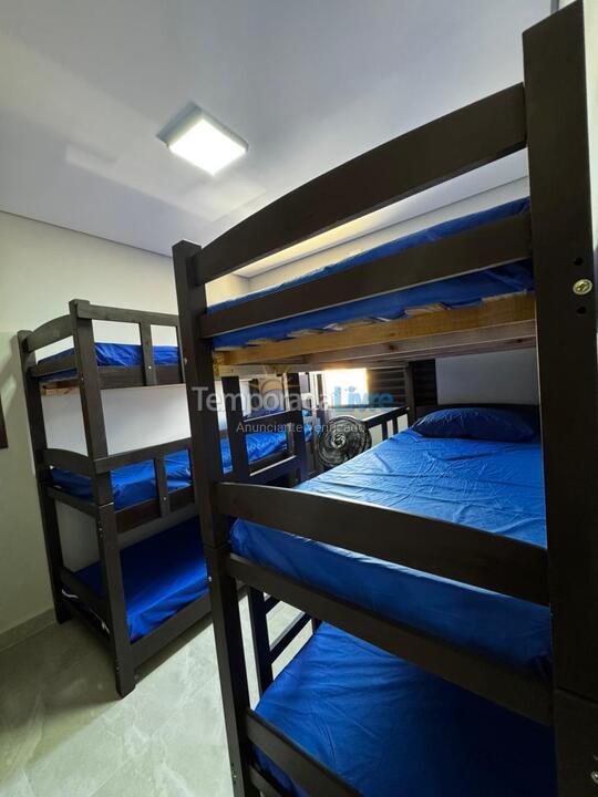 Casa para aluguel de temporada em Caraguatatuba (Praia das Palmeiras)