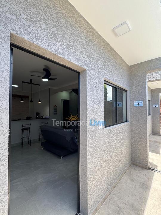 Casa para aluguel de temporada em Caraguatatuba (Praia das Palmeiras)