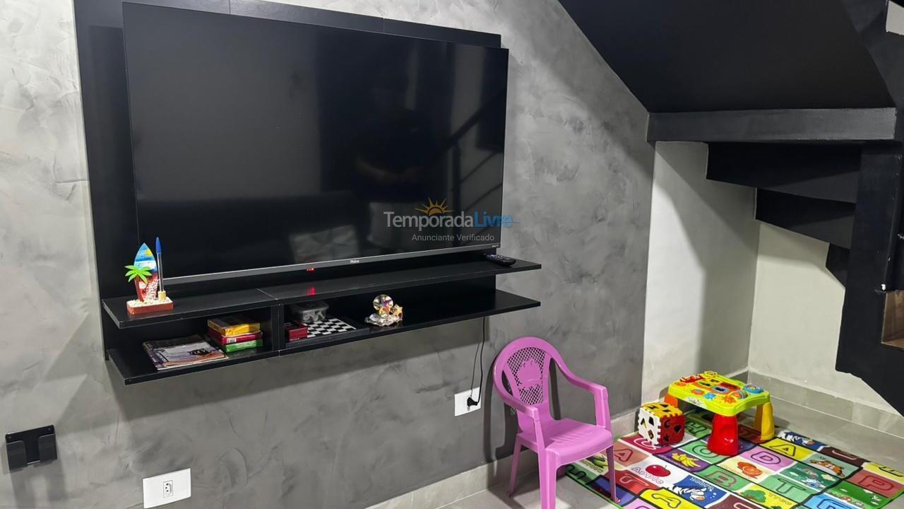 Casa para aluguel de temporada em Caraguatatuba (Praia das Palmeiras)