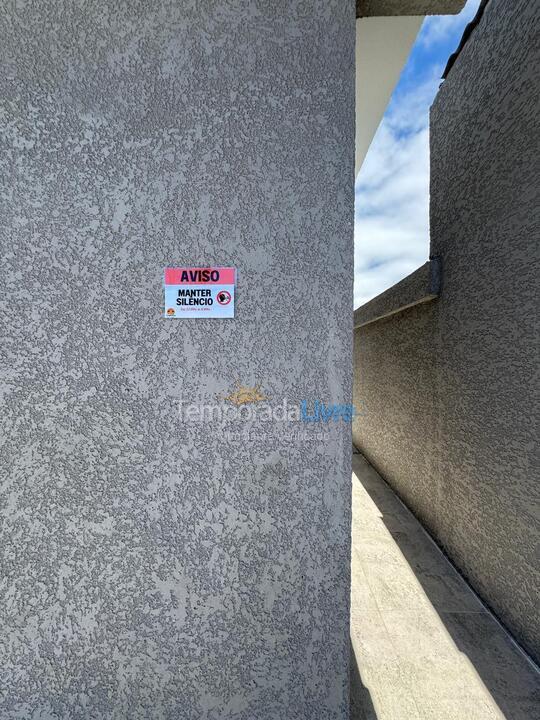 Casa para aluguel de temporada em Caraguatatuba (Praia das Palmeiras)