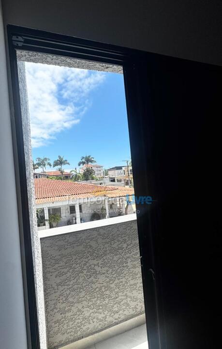 Casa para aluguel de temporada em Caraguatatuba (Praia das Palmeiras)