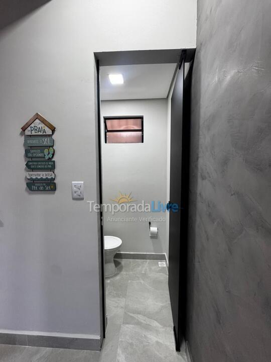 Casa para aluguel de temporada em Caraguatatuba (Praia das Palmeiras)