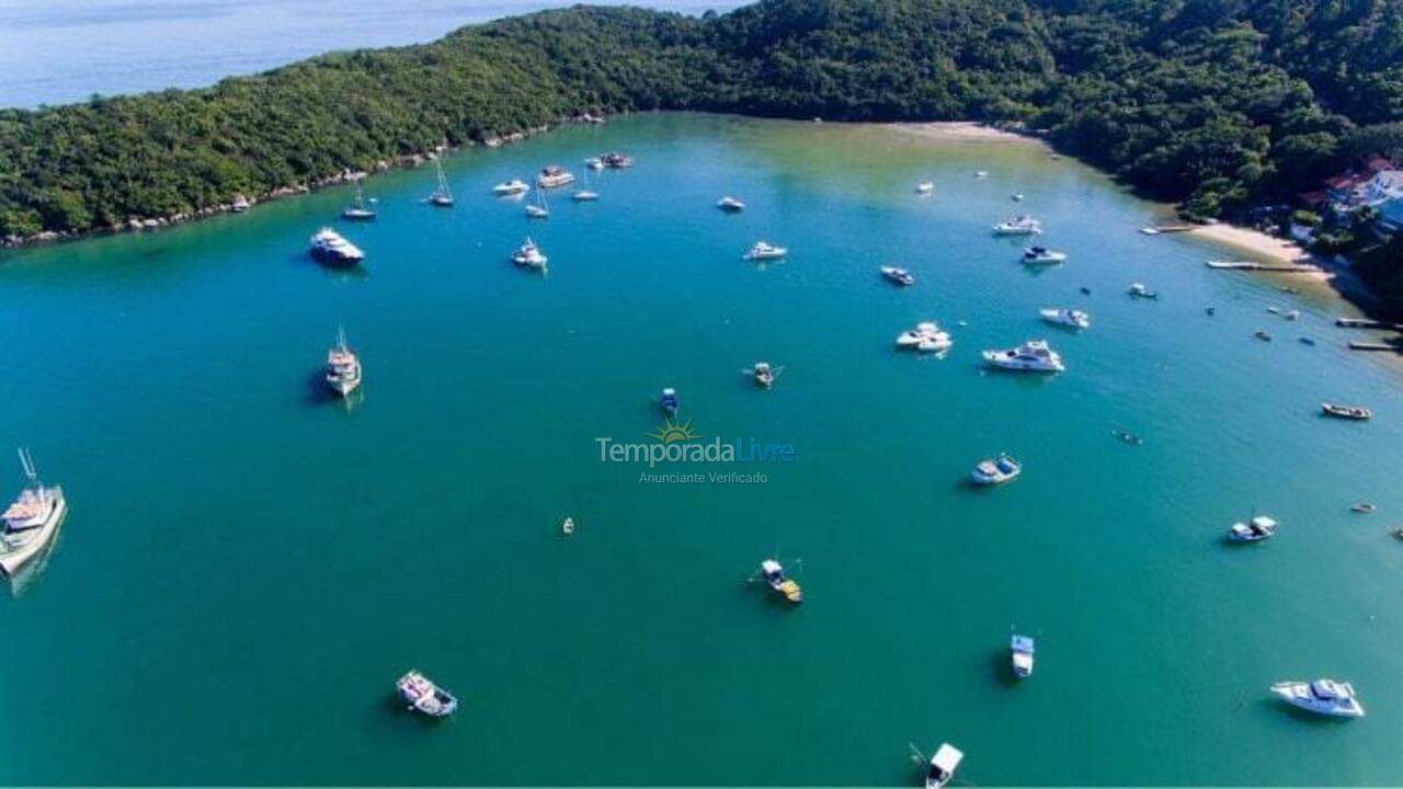 Apartamento para aluguel de temporada em Porto Belo (Praia do Pereque)