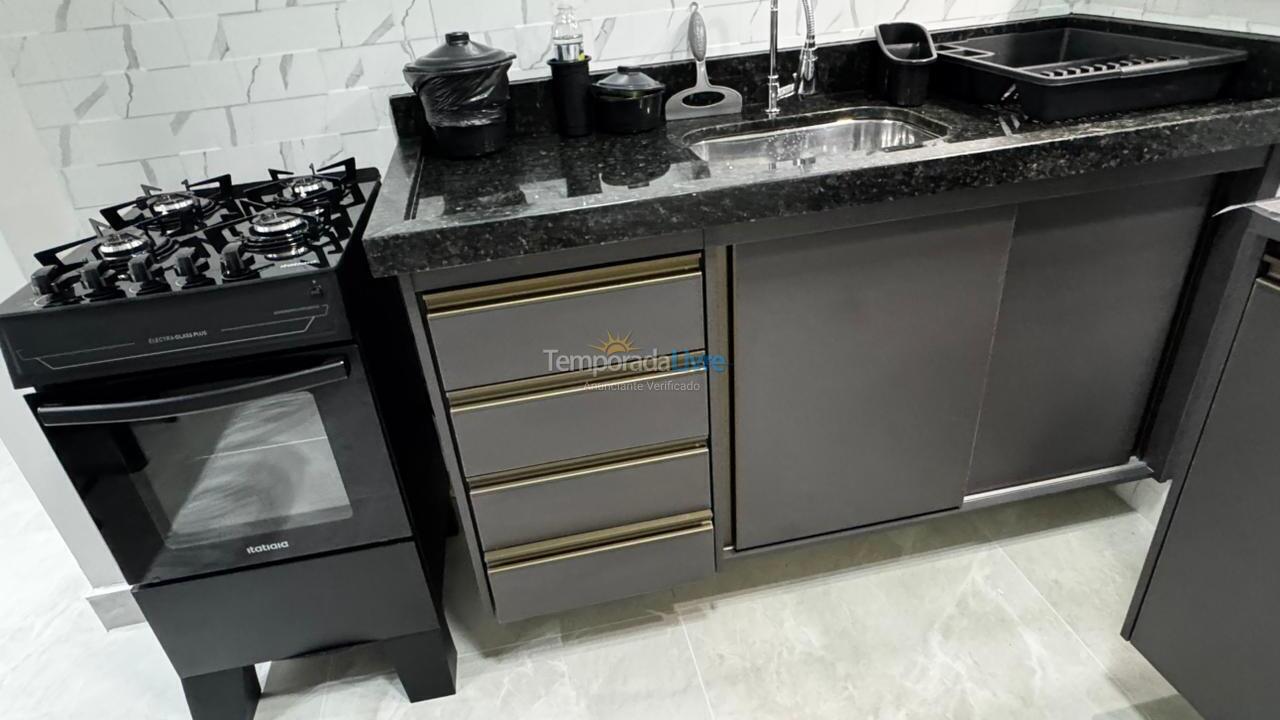 Casa para aluguel de temporada em Caraguatatuba (Praia das Palmeiras)