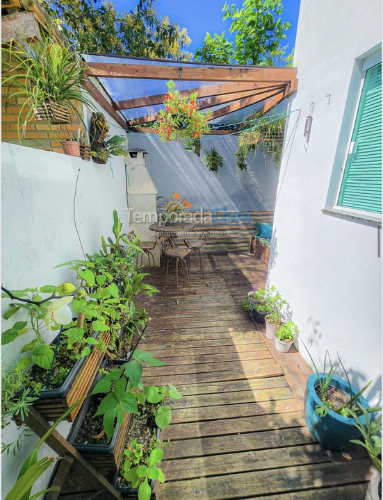 Casa para aluguel de temporada em Bombinhas (Praia de Bombas)