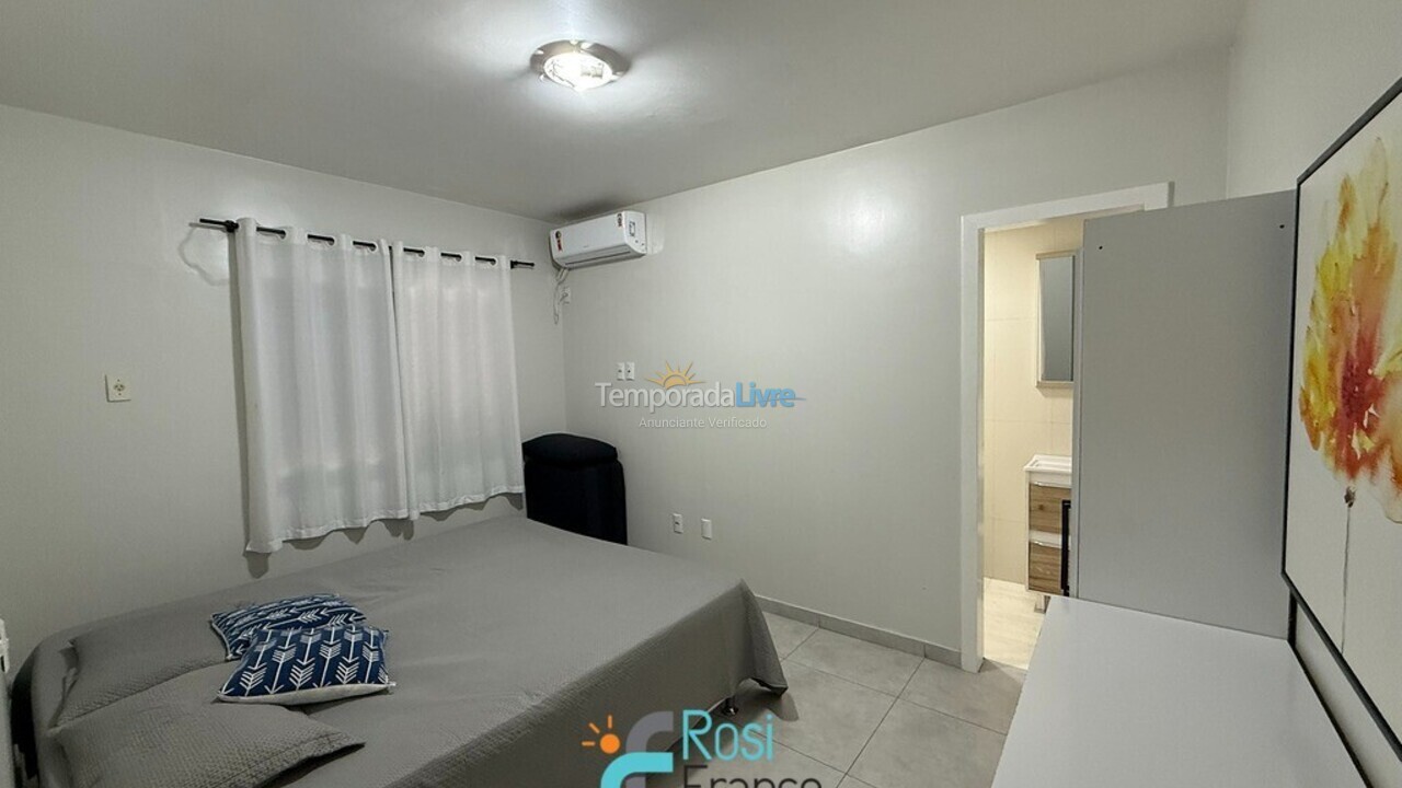 Apartment for vacation rental in Itapema (Meia Praia Quadra do Mar)