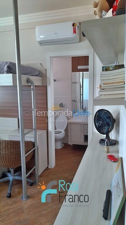Apartamento para aluguel de temporada em Itapema (Meia Praia Frente Mar)