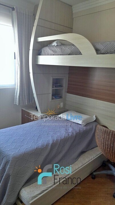 Apartamento para aluguel de temporada em Itapema (Meia Praia Frente Mar)