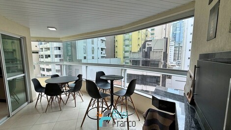 3 bedroom apartment with 2 parking spaces in Meia Praia SC