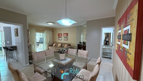 3 bedroom apartment with 2 parking spaces in Meia Praia SC