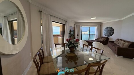 Apartamento 5 suites frente al mar Meia Praia SC