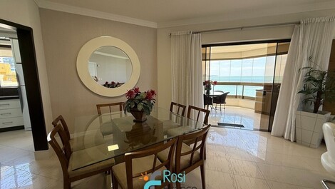 Apartamento 5 suites frente al mar Meia Praia SC