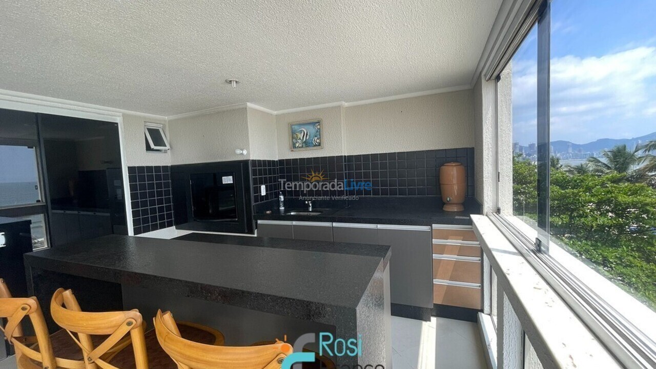 Apartamento para aluguel de temporada em Itapema (Meia Praia Frente Mar)