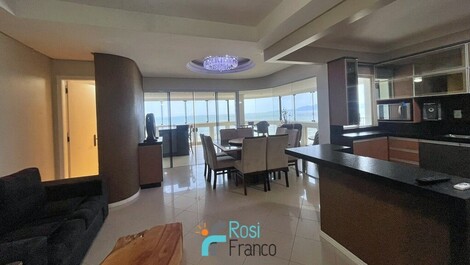Apartamento 3 suítes frente mar Meia Praia SC