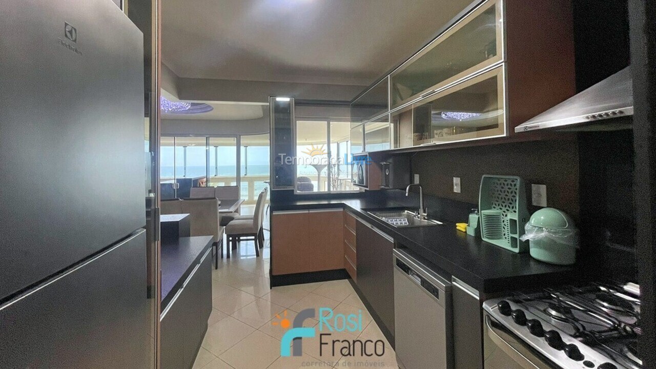 Apartamento para aluguel de temporada em Itapema (Meia Praia Frente Mar)