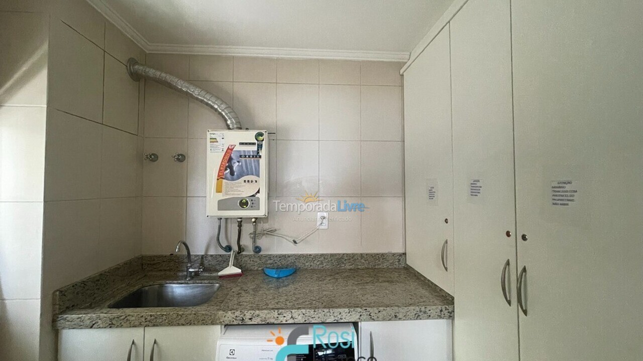 Apartamento para aluguel de temporada em Itapema (Meia Praia Frente Mar)