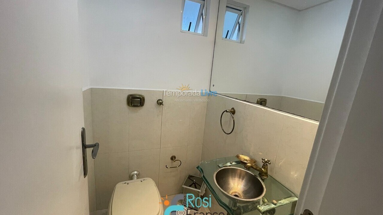 Apartamento para aluguel de temporada em Itapema (Meia Praia Frente Mar)