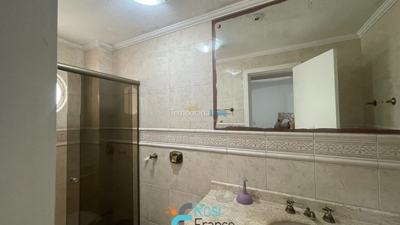 Apartamento para aluguel de temporada em Itapema (Meia Praia Frente Mar)