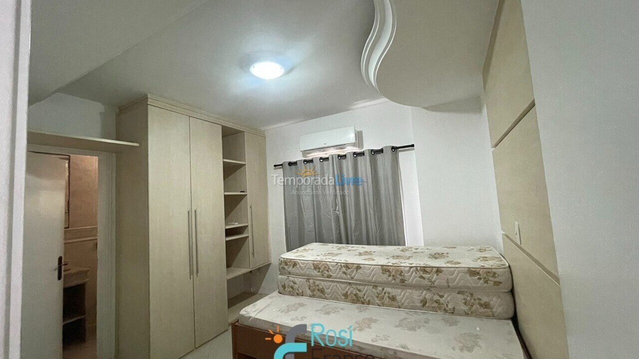 Apartamento para aluguel de temporada em Itapema (Meia Praia Frente Mar)