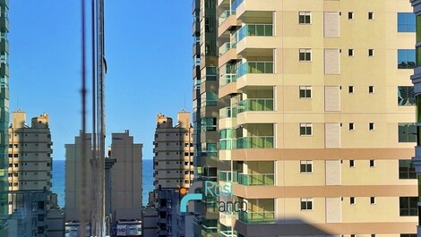 3-suite apartment with sea view, Meia Praia SC