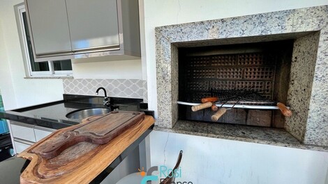 3-suite apartment with sea view, Meia Praia SC