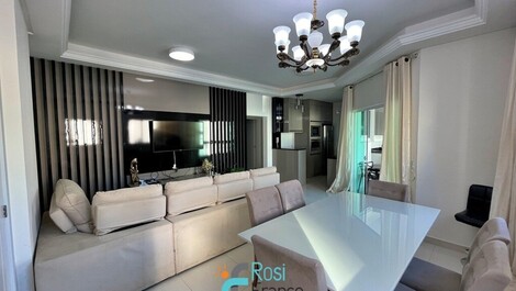 3-suite apartment with sea view, Meia Praia SC