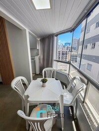 Apartamento de 2 habitaciones Meia Praia SC.