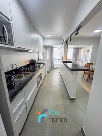 Apartamento de 2 habitaciones Meia Praia SC.