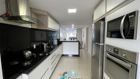 4-suite apartment facing the sea in Itapema, downtown SC