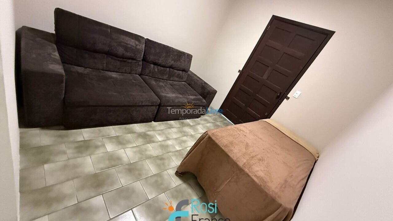 Casa para alquiler de vacaciones em Itapema (Meia Praia Segunda Quadra Mar)