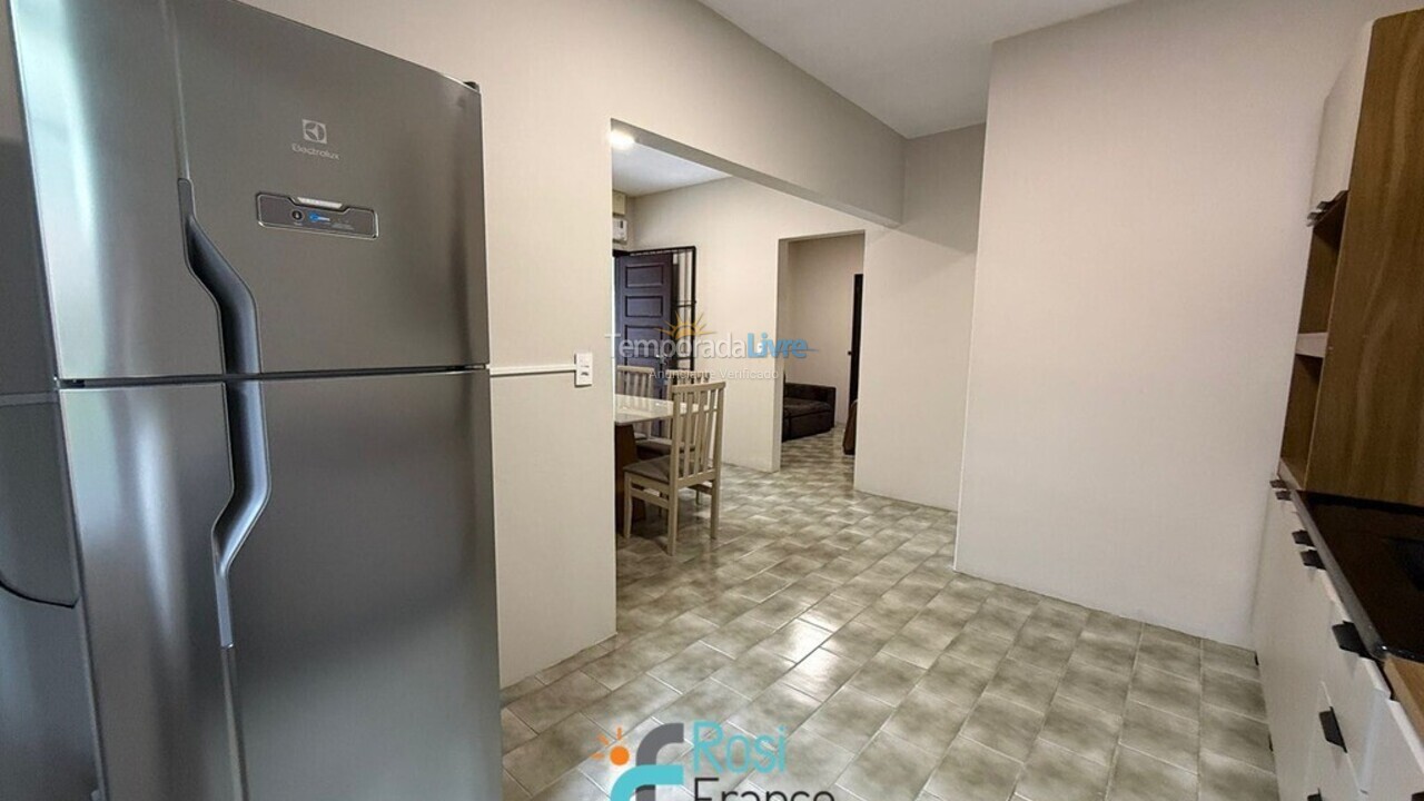 Casa para alquiler de vacaciones em Itapema (Meia Praia Segunda Quadra Mar)