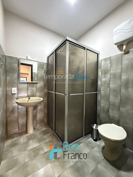 Casa para alquiler de vacaciones em Itapema (Meia Praia Segunda Quadra Mar)