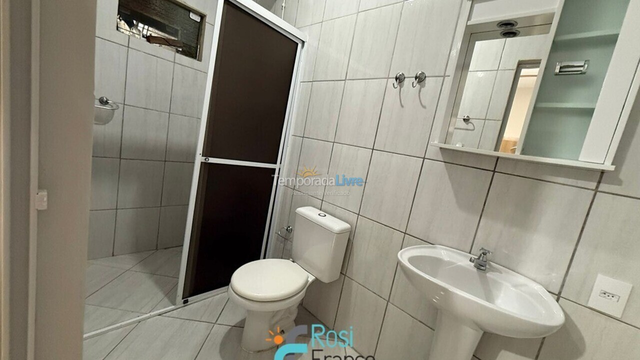 Casa para alquiler de vacaciones em Itapema (Meia Praia Segunda Quadra Mar)