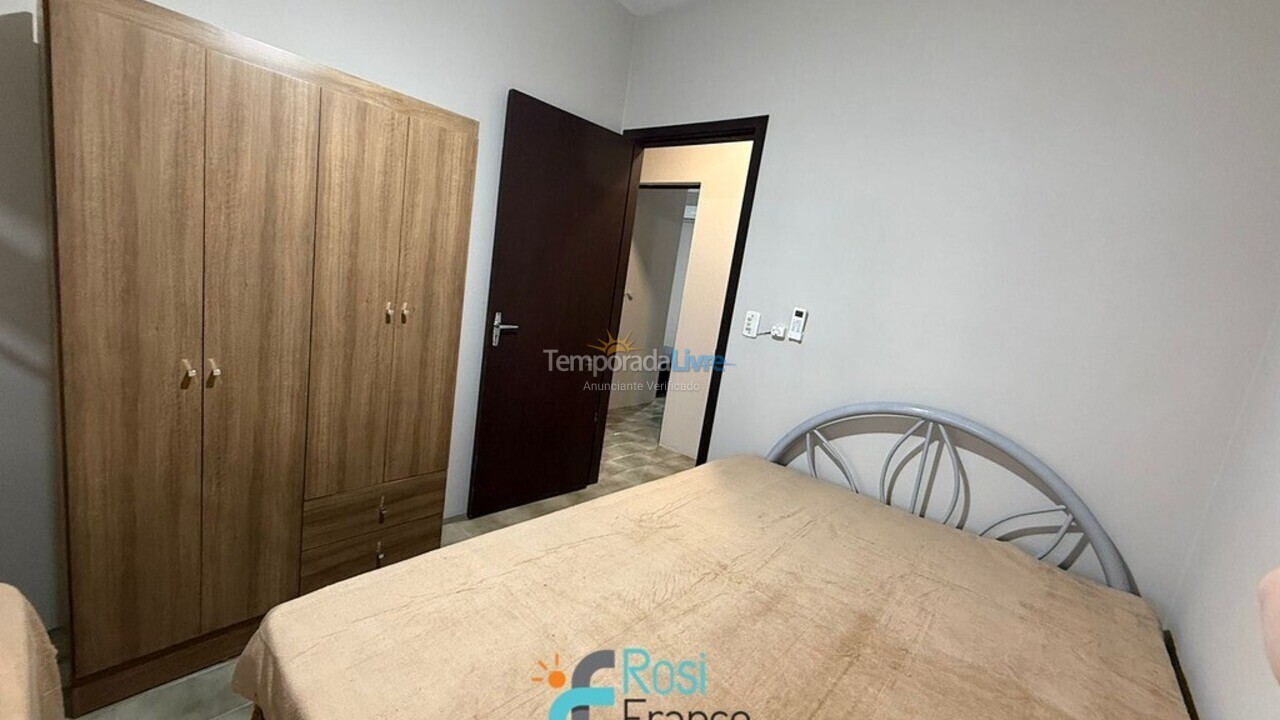 Casa para alquiler de vacaciones em Itapema (Meia Praia Segunda Quadra Mar)