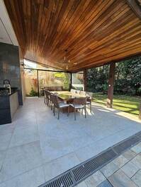 Mansión con 6 suites - cerca del mar.