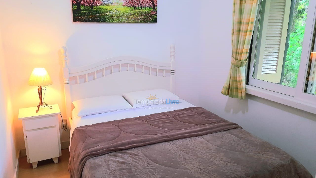 Apartamento para aluguel de temporada em Gramado (Lago Negro)