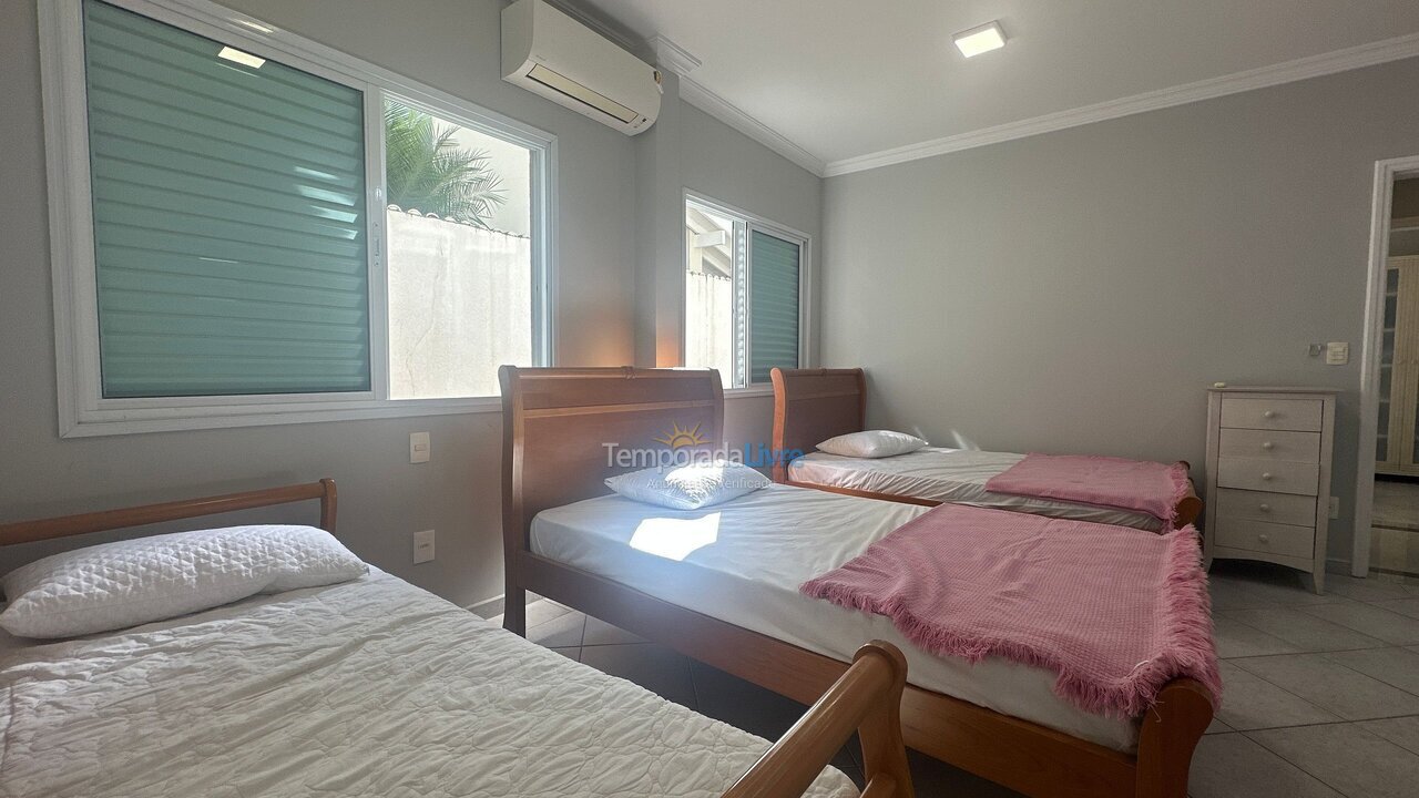 Chácara / sítio para aluguel de temporada em Bertioga (Riviera de São Lourenço)