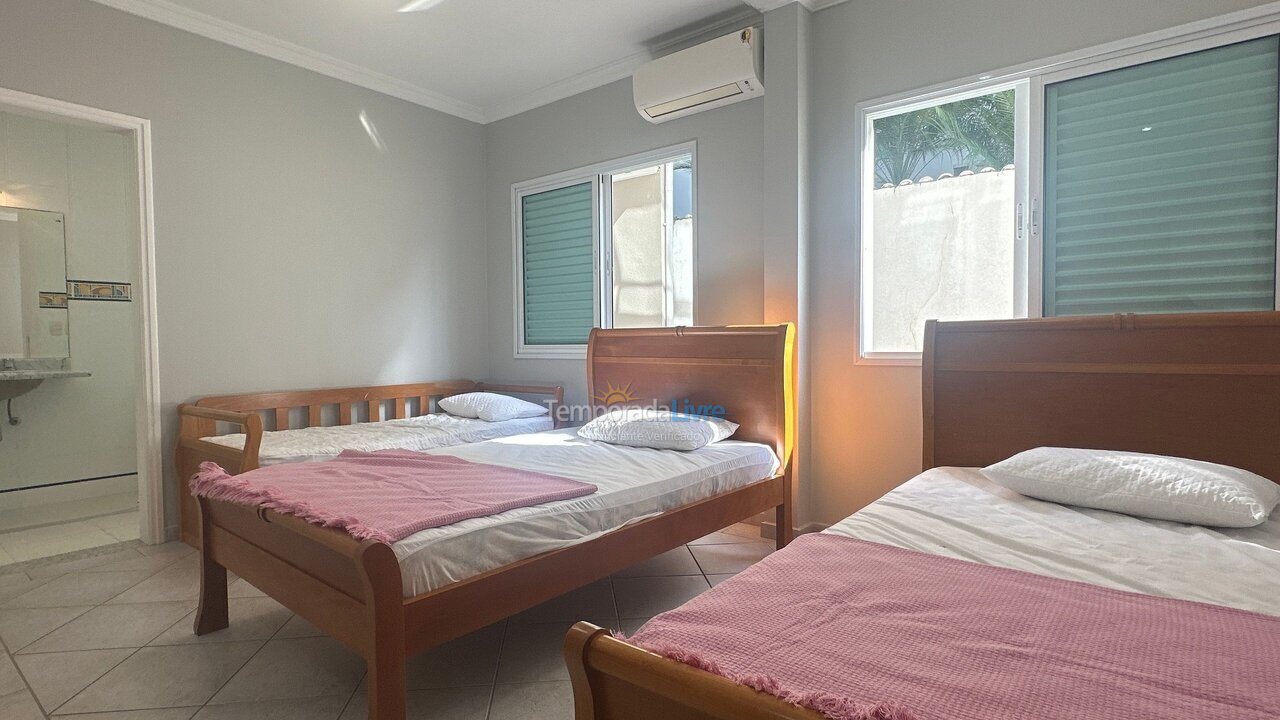 Chácara / sítio para aluguel de temporada em Bertioga (Riviera de São Lourenço)