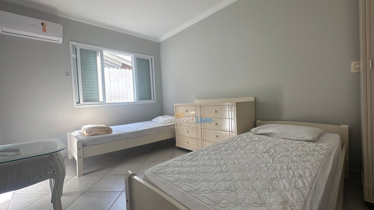 Chácara / sítio para aluguel de temporada em Bertioga (Riviera de São Lourenço)