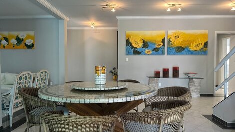 Magnífica Mansão | 10 Suítes | Próxima à Praia