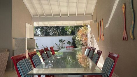 Magnífica Mansão | 10 Suítes | Próxima à Praia