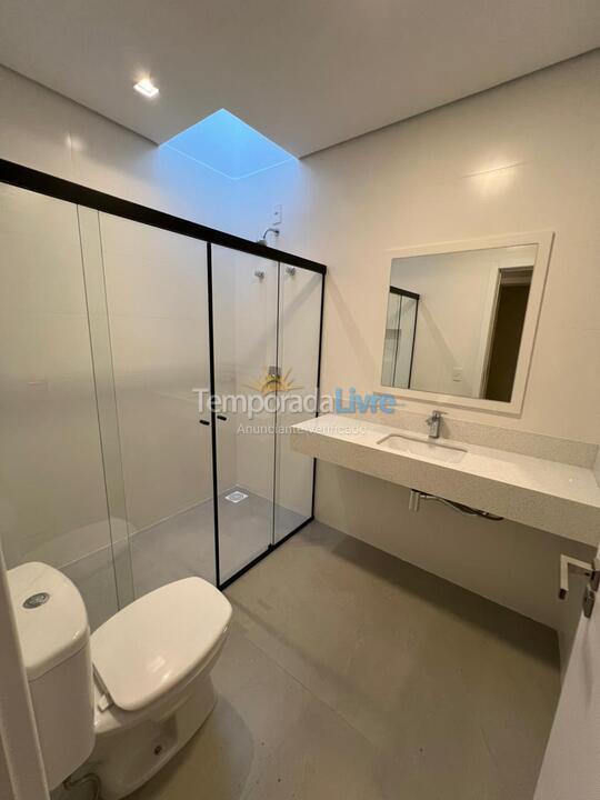 Casa para aluguel de temporada em Bombinhas (Canto Grande)